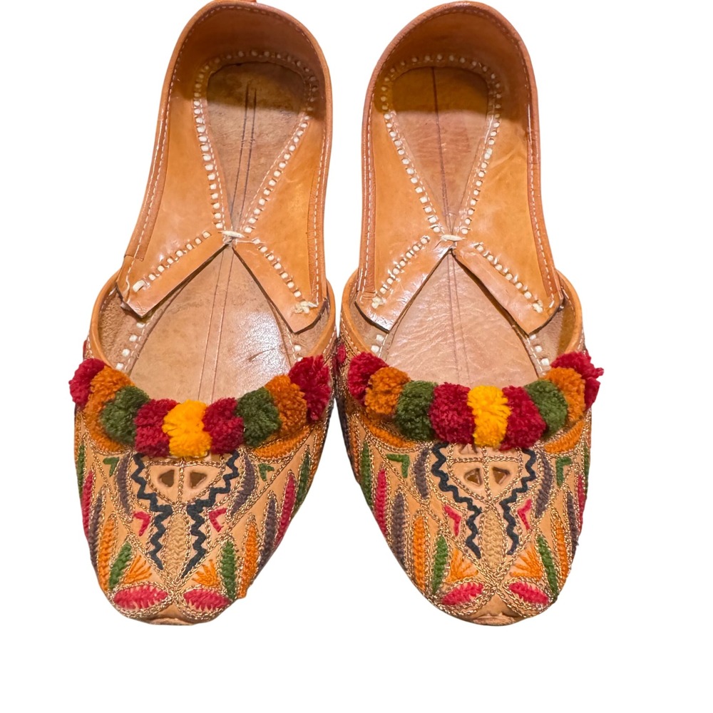 Embroidered Boho Leather Flats Colorful Pom Poms Slip On Shoes preloved 8 womans